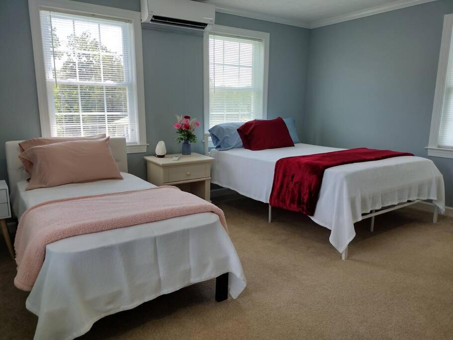 Backwoods Family Getaway! 3 Bedroom House! Yanceyville ภายนอก รูปภาพ